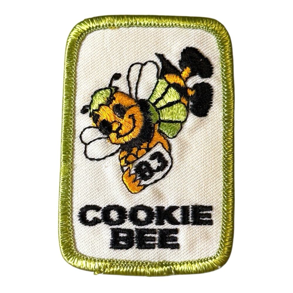 Vintage Girl Scouts Of America Cookie Bee Patch 1983